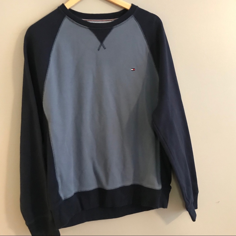 Tommy Hilfiger crew neck long sleeve size Large